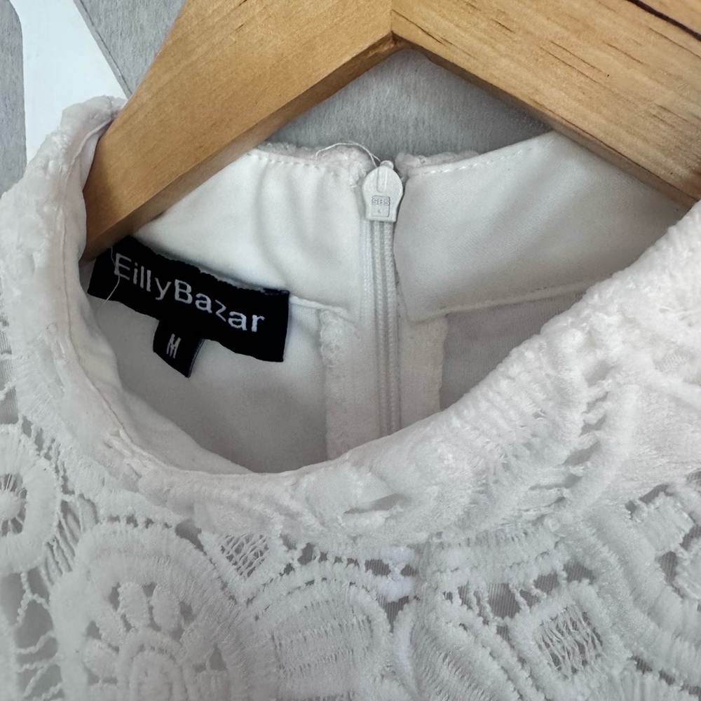 Chic White Ruffle Blouse - Picture 3 of 4